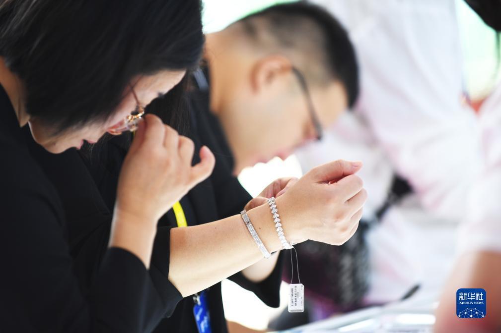 一块棋牌正正方
